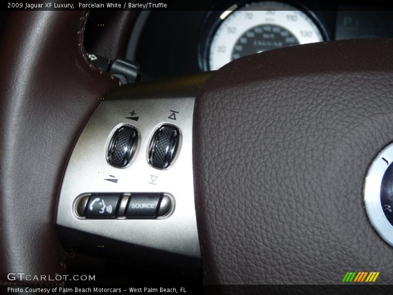 Porcelain White / Barley/Truffle 2009 Jaguar XF Luxury