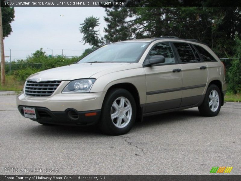 Front 3/4 View of 2005 Pacifica AWD