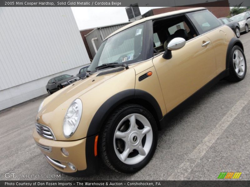 Solid Gold Metallic / Cordoba Beige 2005 Mini Cooper Hardtop