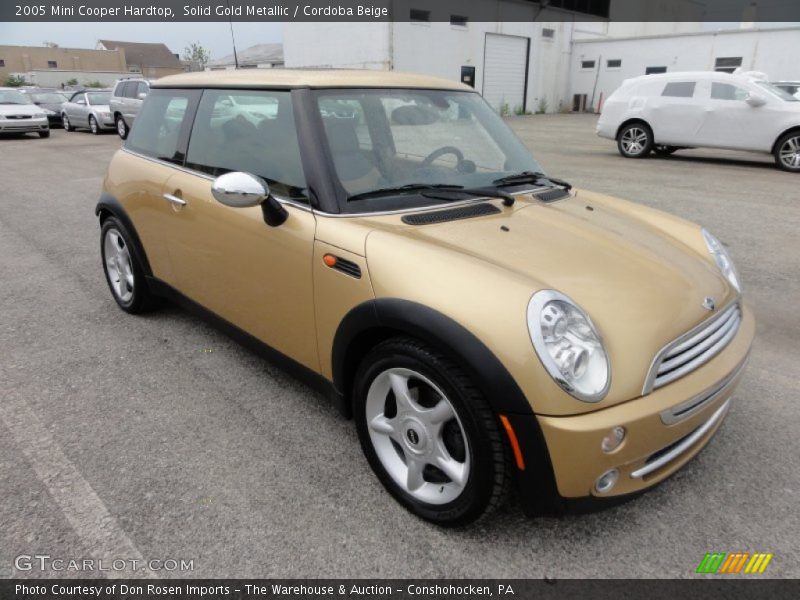 Front 3/4 View of 2005 Cooper Hardtop