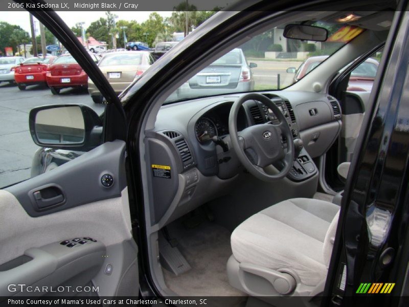 Midnight Black / Gray 2006 Kia Sedona LX