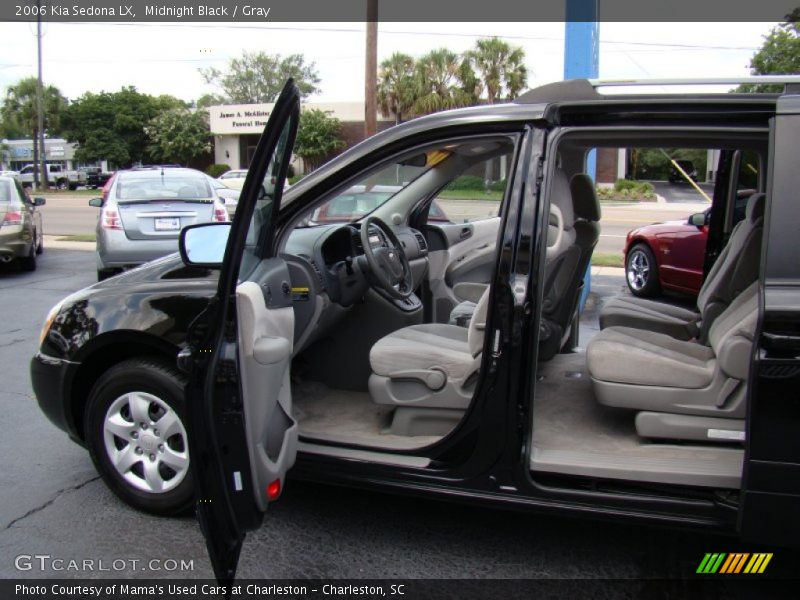 Midnight Black / Gray 2006 Kia Sedona LX
