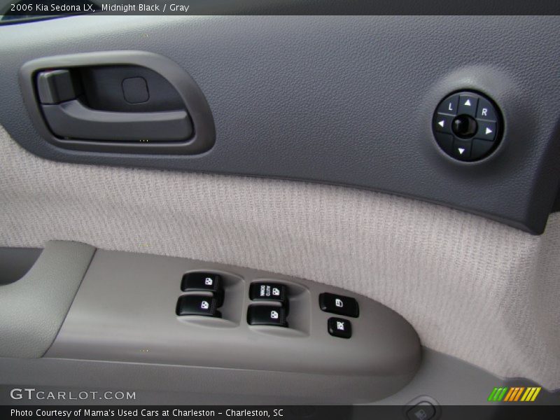 Midnight Black / Gray 2006 Kia Sedona LX