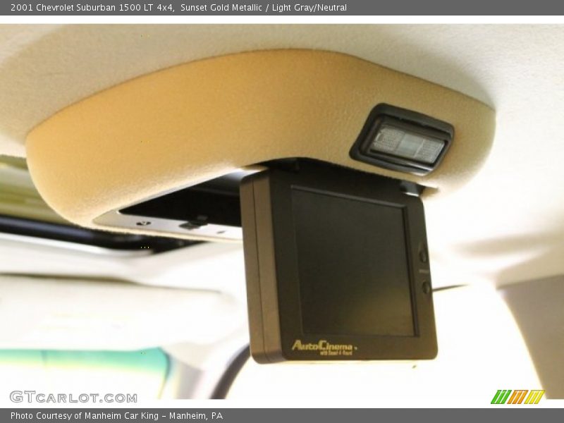 Sunset Gold Metallic / Light Gray/Neutral 2001 Chevrolet Suburban 1500 LT 4x4