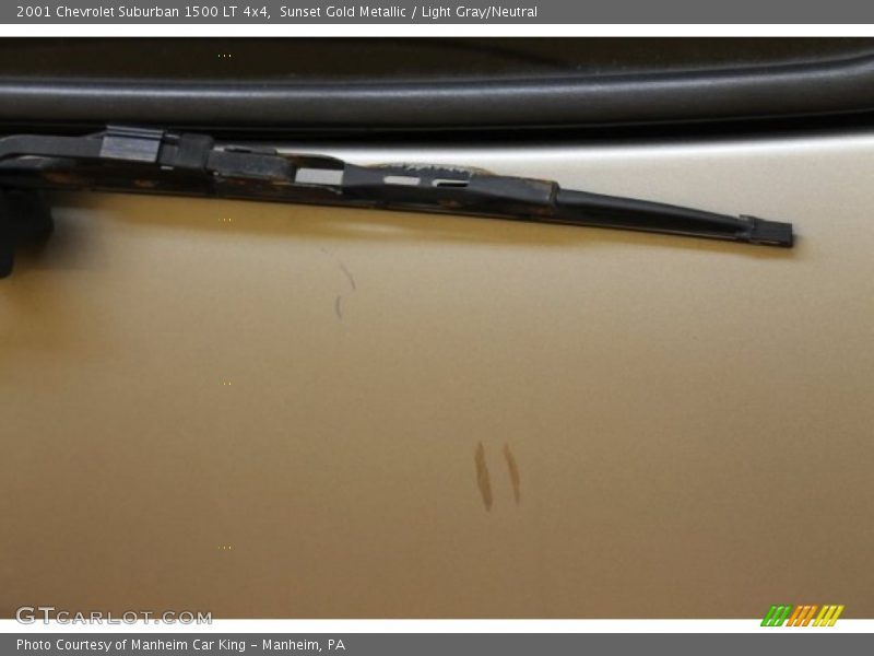 Sunset Gold Metallic / Light Gray/Neutral 2001 Chevrolet Suburban 1500 LT 4x4
