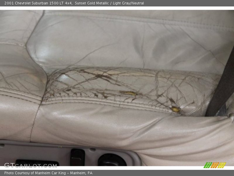 Sunset Gold Metallic / Light Gray/Neutral 2001 Chevrolet Suburban 1500 LT 4x4