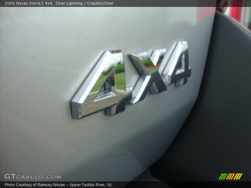 Silver Lightning / Graphite/Steel 2009 Nissan Xterra S 4x4