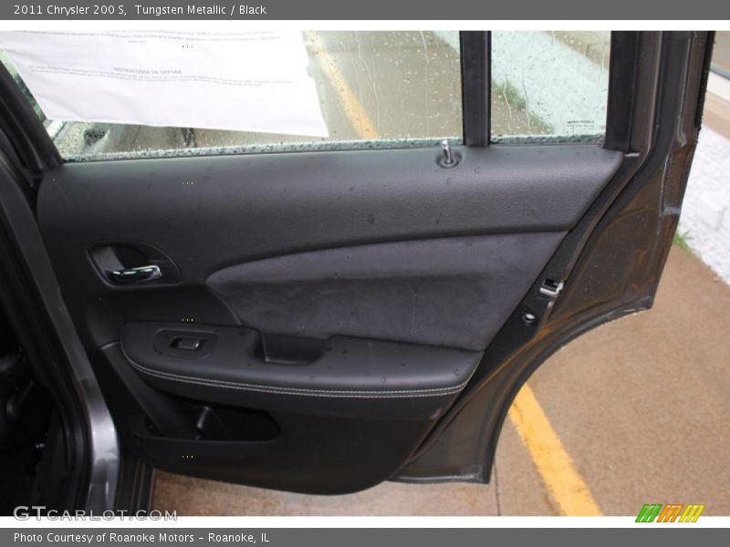 Tungsten Metallic / Black 2011 Chrysler 200 S