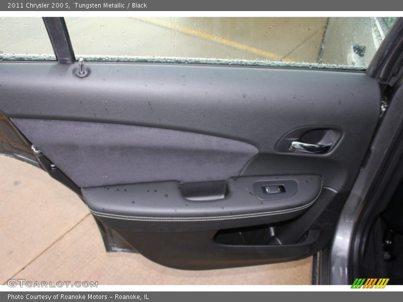 Tungsten Metallic / Black 2011 Chrysler 200 S