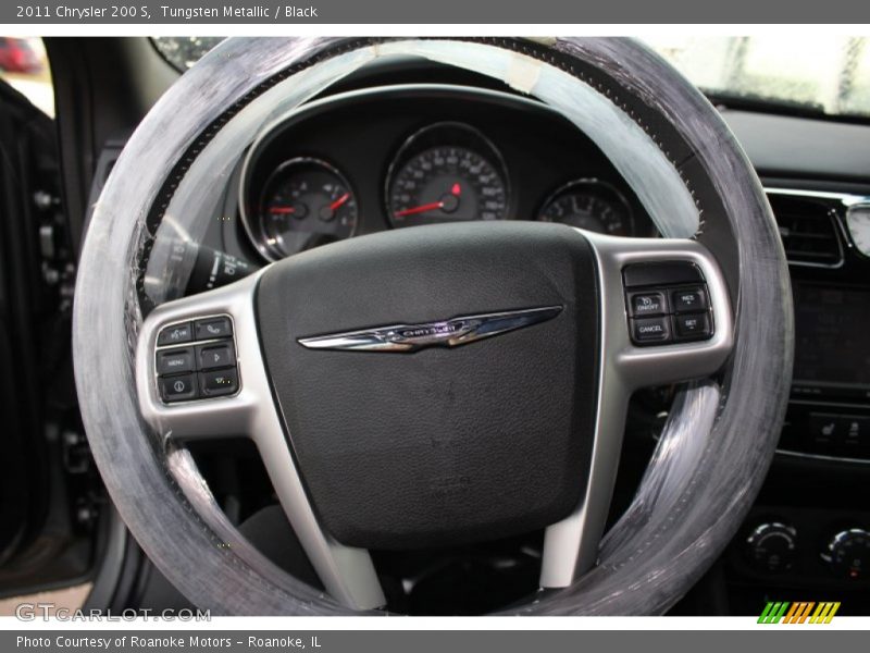 Tungsten Metallic / Black 2011 Chrysler 200 S