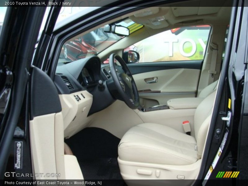 Black / Ivory 2010 Toyota Venza I4