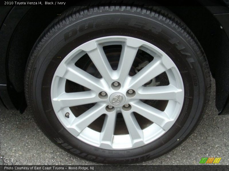 Black / Ivory 2010 Toyota Venza I4