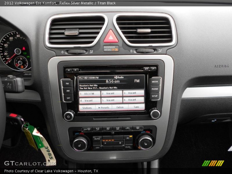 Reflex Silver Metallic / Titan Black 2012 Volkswagen Eos Komfort