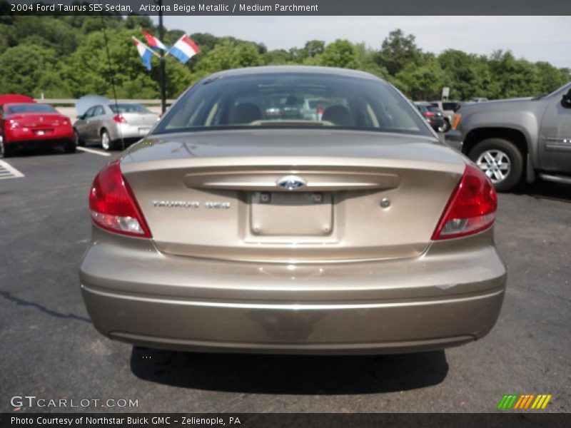 Arizona Beige Metallic / Medium Parchment 2004 Ford Taurus SES Sedan