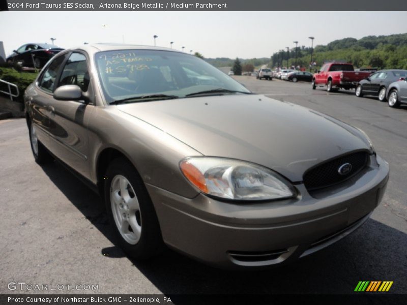 Arizona Beige Metallic / Medium Parchment 2004 Ford Taurus SES Sedan