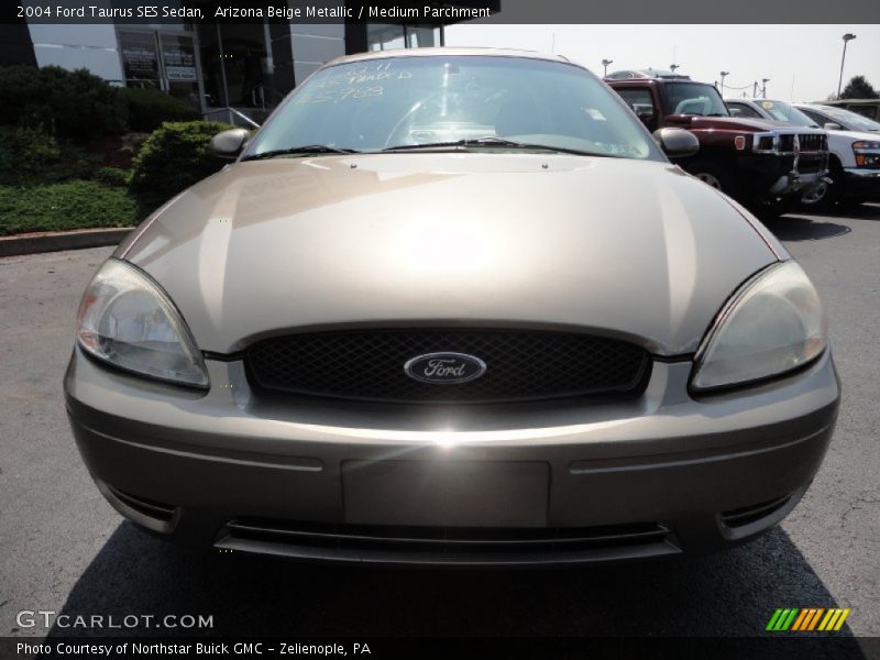 Arizona Beige Metallic / Medium Parchment 2004 Ford Taurus SES Sedan
