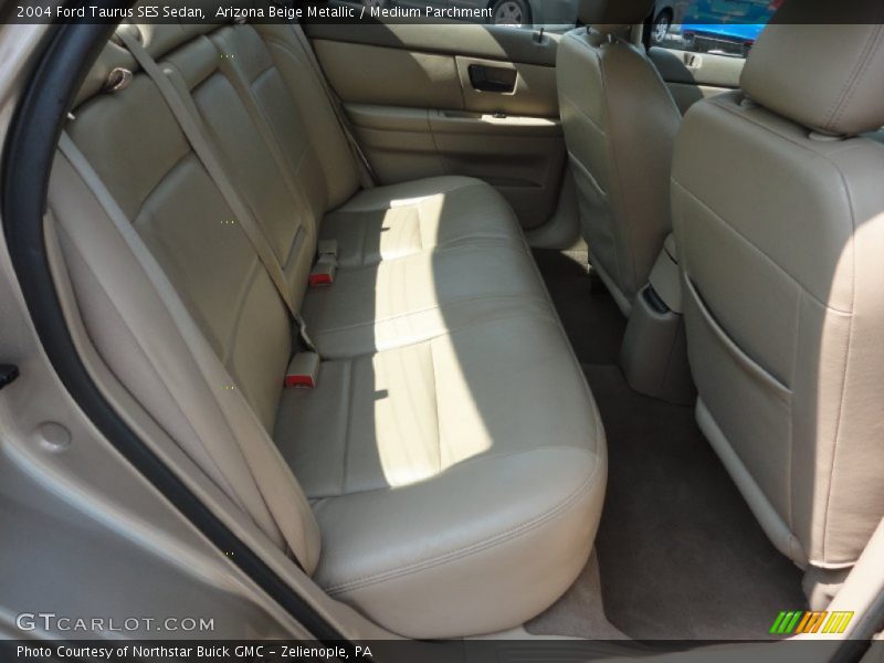 Arizona Beige Metallic / Medium Parchment 2004 Ford Taurus SES Sedan
