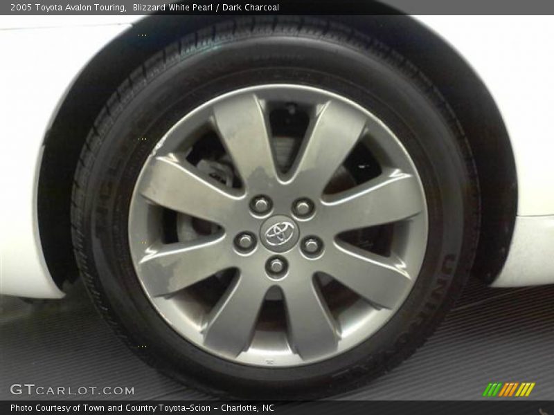 Blizzard White Pearl / Dark Charcoal 2005 Toyota Avalon Touring