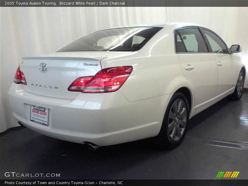 Blizzard White Pearl / Dark Charcoal 2005 Toyota Avalon Touring