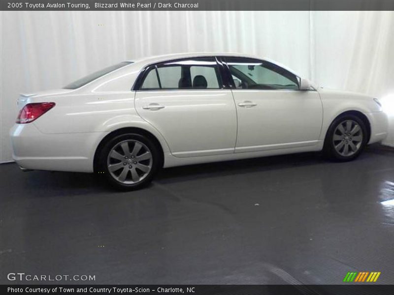 Blizzard White Pearl / Dark Charcoal 2005 Toyota Avalon Touring