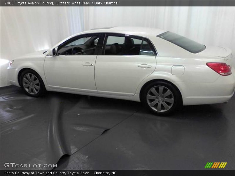 Blizzard White Pearl / Dark Charcoal 2005 Toyota Avalon Touring
