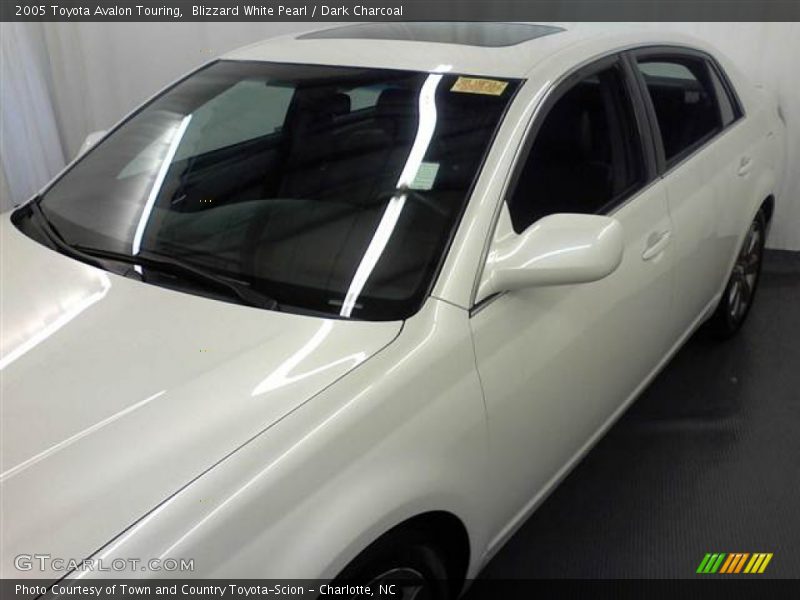 Blizzard White Pearl / Dark Charcoal 2005 Toyota Avalon Touring