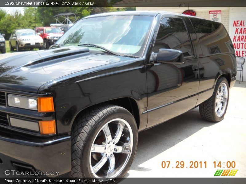 Onyx Black / Gray 1999 Chevrolet Tahoe LS 4x4