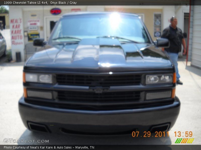 Onyx Black / Gray 1999 Chevrolet Tahoe LS 4x4