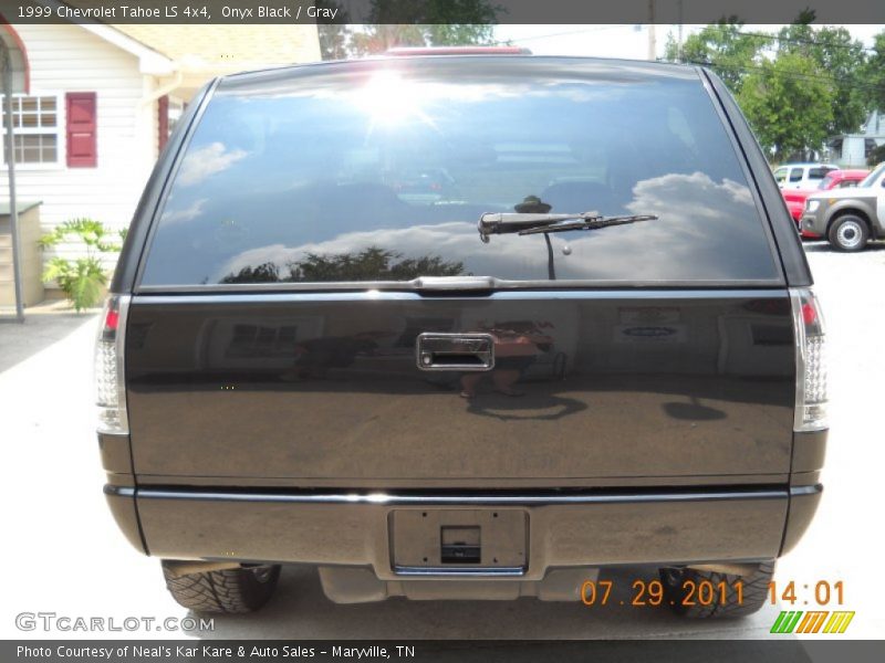 Onyx Black / Gray 1999 Chevrolet Tahoe LS 4x4
