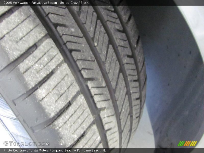 United Gray / Black 2008 Volkswagen Passat Lux Sedan