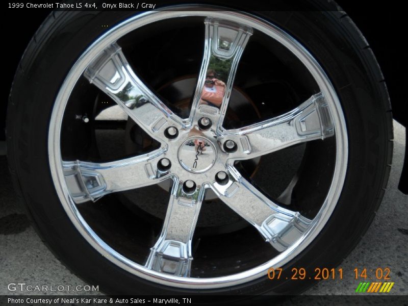 Onyx Black / Gray 1999 Chevrolet Tahoe LS 4x4