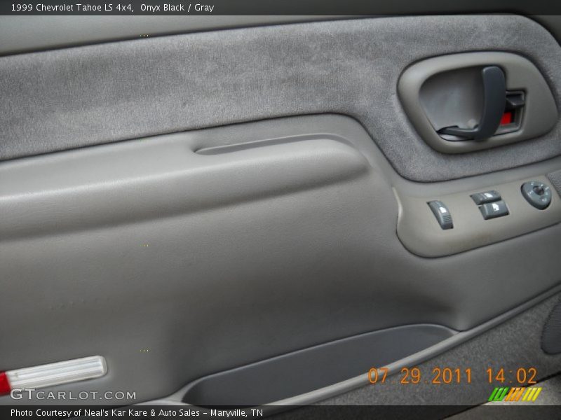 Onyx Black / Gray 1999 Chevrolet Tahoe LS 4x4