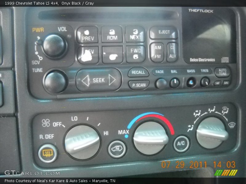 Controls of 1999 Tahoe LS 4x4