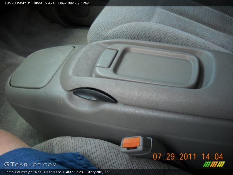 Onyx Black / Gray 1999 Chevrolet Tahoe LS 4x4