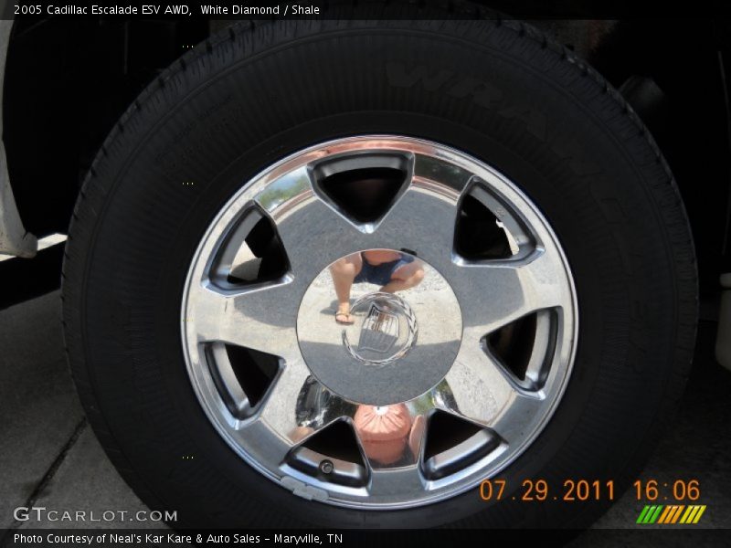White Diamond / Shale 2005 Cadillac Escalade ESV AWD