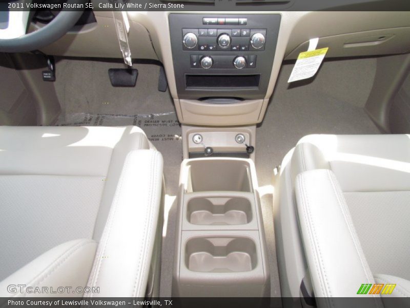 Calla Lily White / Sierra Stone 2011 Volkswagen Routan SE