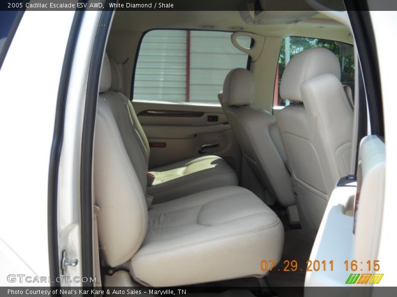 White Diamond / Shale 2005 Cadillac Escalade ESV AWD