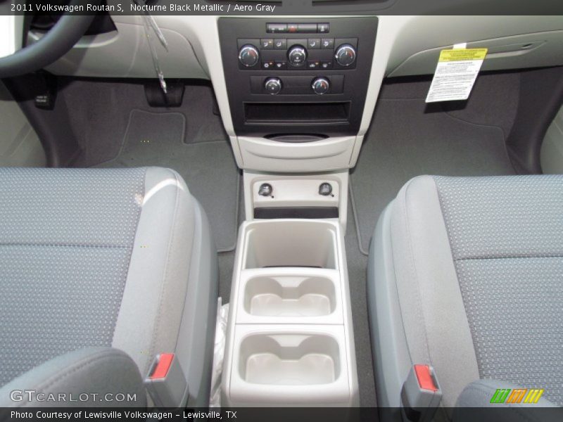 Nocturne Black Metallic / Aero Gray 2011 Volkswagen Routan S