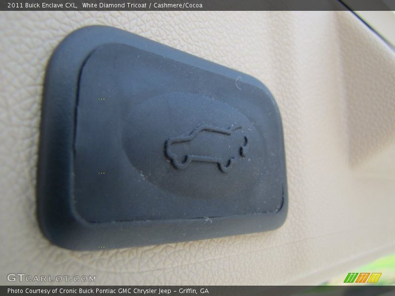 White Diamond Tricoat / Cashmere/Cocoa 2011 Buick Enclave CXL