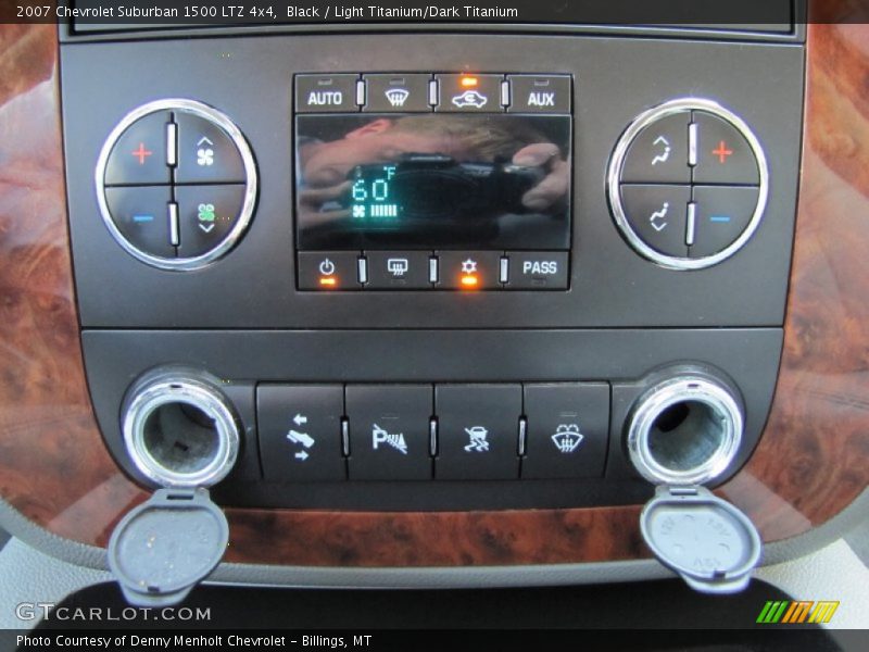 Controls of 2007 Suburban 1500 LTZ 4x4