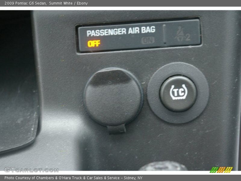 Summit White / Ebony 2009 Pontiac G6 Sedan