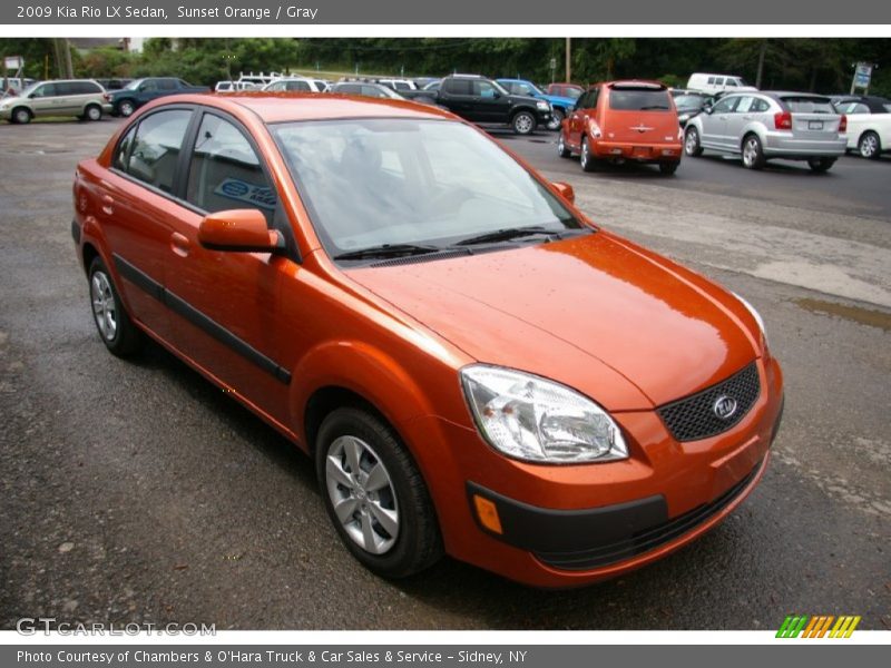 Front 3/4 View of 2009 Rio LX Sedan
