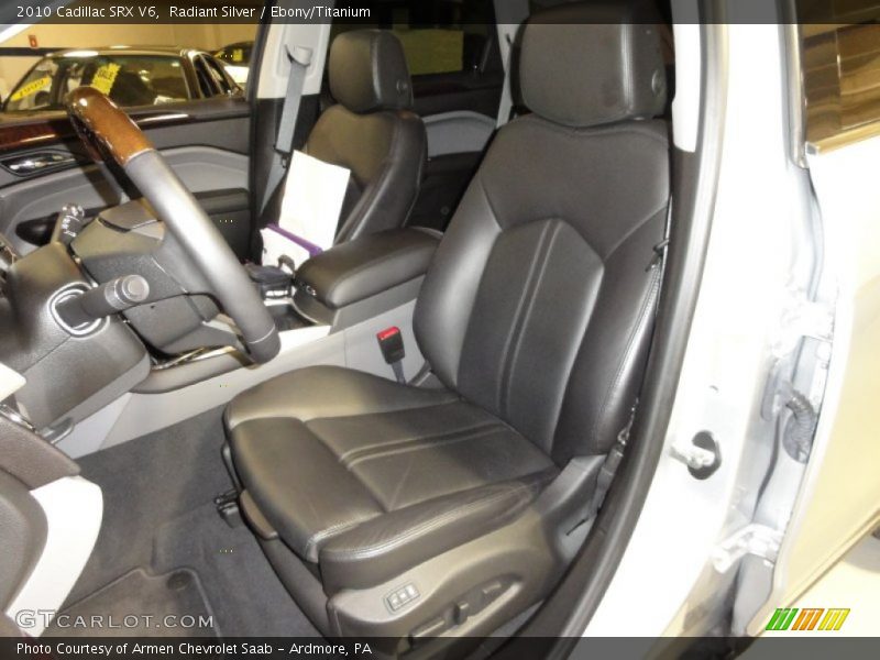 Radiant Silver / Ebony/Titanium 2010 Cadillac SRX V6