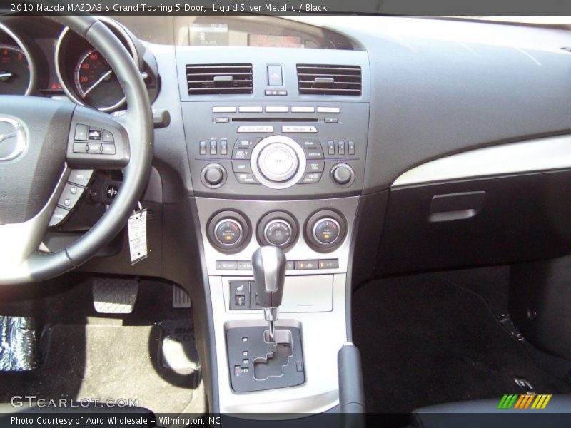 Dashboard of 2010 MAZDA3 s Grand Touring 5 Door