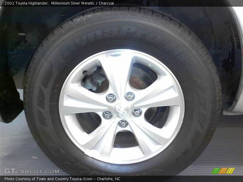 Millennium Silver Metallic / Charcoal 2001 Toyota Highlander