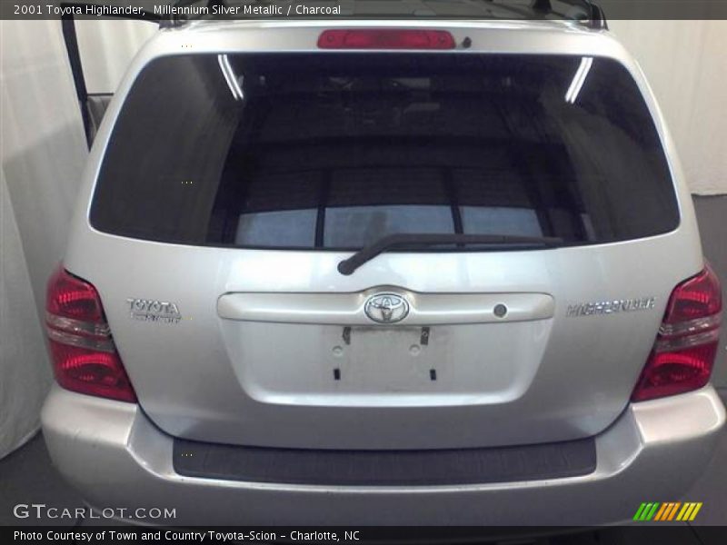 Millennium Silver Metallic / Charcoal 2001 Toyota Highlander
