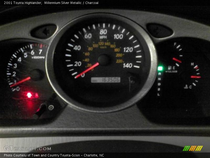 Millennium Silver Metallic / Charcoal 2001 Toyota Highlander