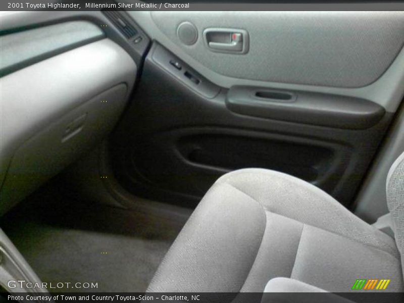 Millennium Silver Metallic / Charcoal 2001 Toyota Highlander