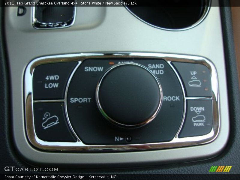 Stone White / New Saddle/Black 2011 Jeep Grand Cherokee Overland 4x4