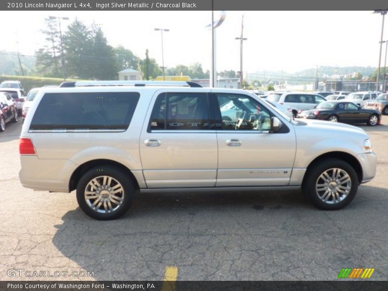 Ingot Silver Metallic / Charcoal Black 2010 Lincoln Navigator L 4x4